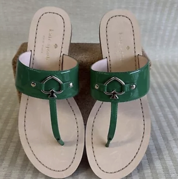 Kate Spade Cassia Thong Patent Leather Sandals NWOT - Picture 4 of 4